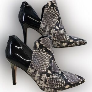 Enzo Angiolini Black/Cream/Gray Snakeskin Ankle Booties